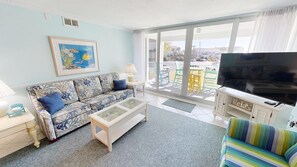 Smart TV - Spacious Shoreline Towers 3024 w/Beach Service (Destin)