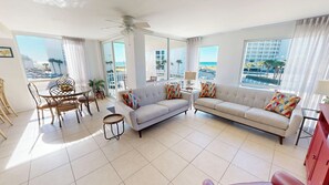 Smart TV - Modern Retreat ST 3036 w/Beach Service (Destin)