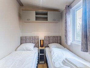 Room - Bright Beachside Base in Burgh-haamstede (Burgh-Haamstede)