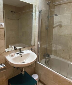 Hair dryer, bidet, towels - Fully equipped, 100m² large and bright apartment in Manilva  (Manilva)