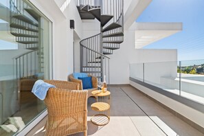 Apartment | Balcony - Chic Casares Penthouse With Solarium (Casares)