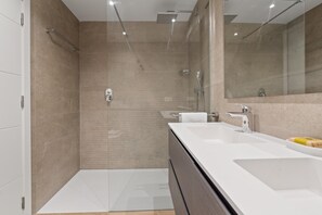 Apartment | Bathroom - Spacious Apartment for 4 With Solarium (Casares)