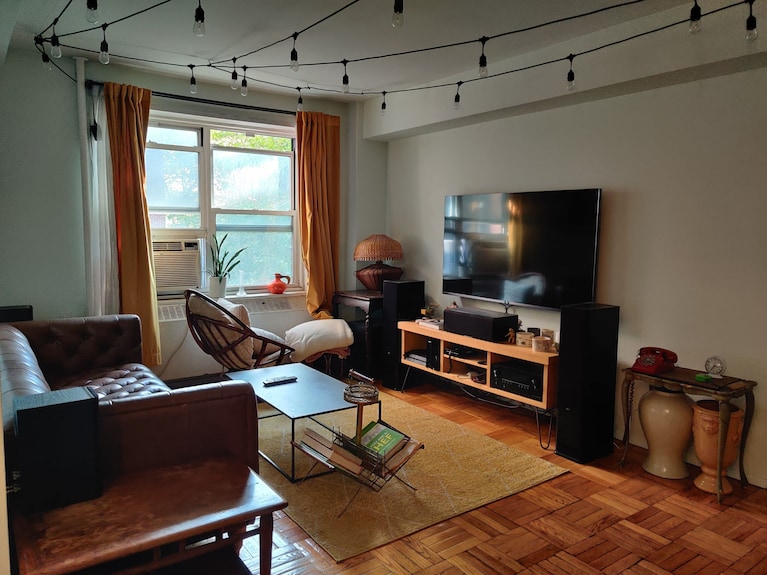 A Cozy Harlem Home. - The Bronx, NY