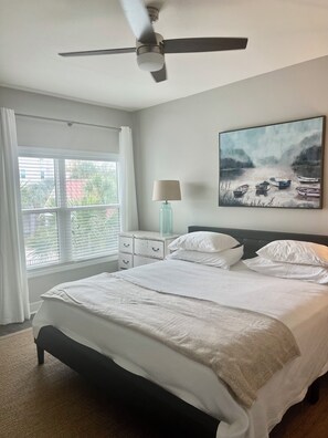 2 bedrooms, WiFi, bed sheets, wheelchair access - Delightful 2-bedroom renovated condo with AC in charming Charleston (Charleston)