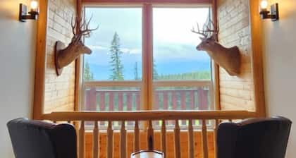 Ultimate Group Getaway - Cozy Mountain Chalet