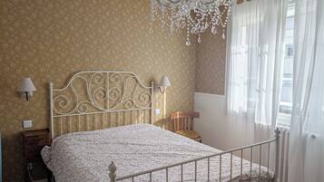 2 chambres, fer et planche Ă repasser, Wi-Fi, draps fournis