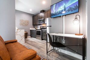 Interior - Modern King Suite Near Downtown SD (San Diego)