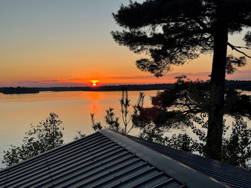 Tranquil 3-bedroom cabin on scenic Lake Vermilion
