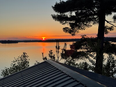 Tranquil 3-bedroom cabin on scenic Lake Vermilion