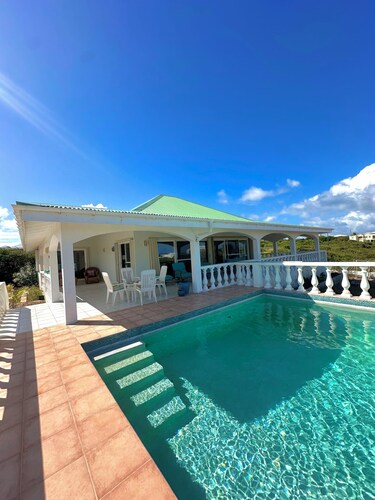 Serene Barefoot-Luxury 2 bedroom Private Villa & Pool