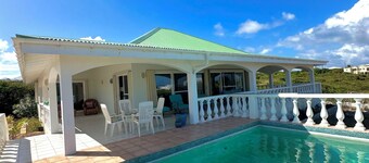 Serene Barefoot-Luxury 2 bedroom Private Villa & Pool