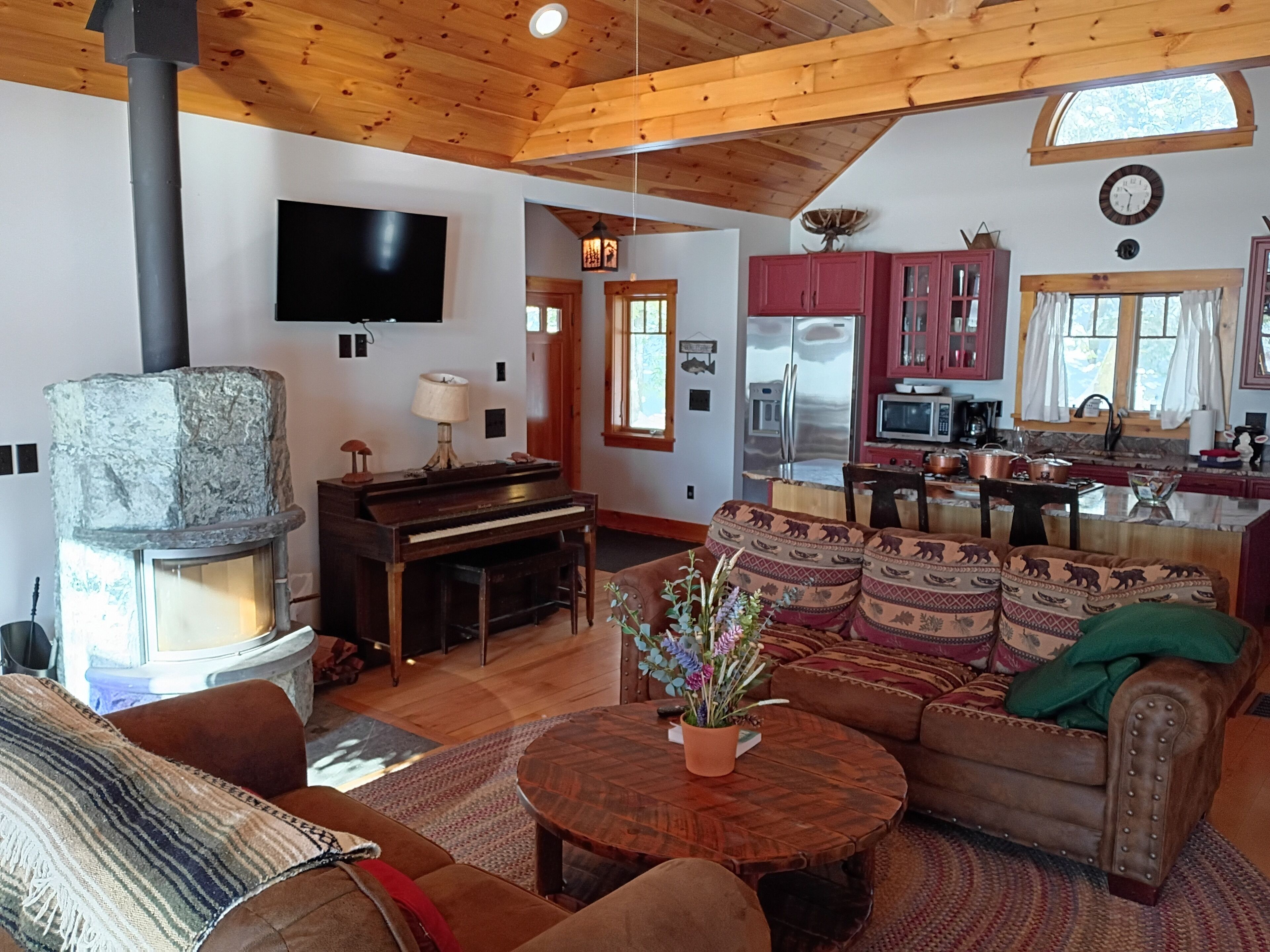 Télévision, cheminée