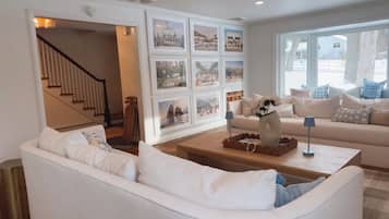 Smart TV, ping pong, books