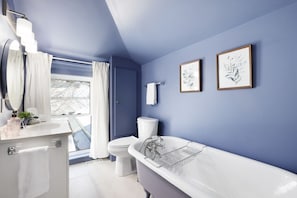 Haartrockner, HandtĂŒcher, Seife, Toilettenpapier