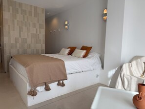 4 habitaciones, tabla de planchar con plancha, internet y ropa de cama 