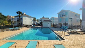 Outdoor pool - Beautiful 2-Bedroom Villa, Beach, Pool, Boat Slip, Fishing Pier, Flora-Bama (Pensacola)