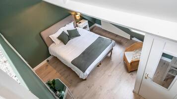 Double Room, Canal View | Free WiFi