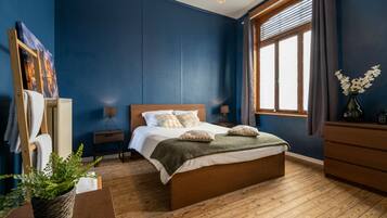 Deluxe Double Room, Canal View | Free WiFi