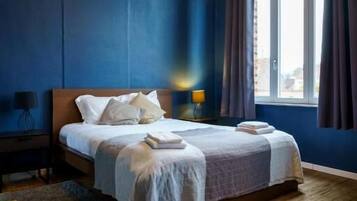 Deluxe Double Room, Canal View | Free WiFi