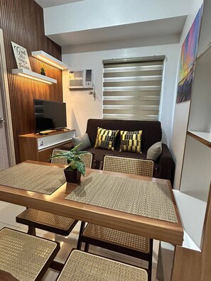 คอนโด, 2 ห้องนอน, พร้อมสิ่งอำนวยความสะดวกสำหรับผู้พิการ | ร้านอาหาร