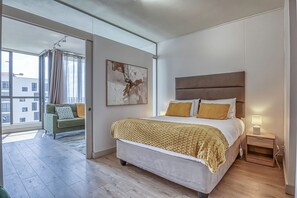 1 habitación, tabla de planchar con plancha, wifi y ropa de cama 