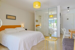 Iron/ironing board, free WiFi - Le Zen City center - Studio - Big terrace (Cannes)