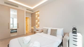 Luksus-toetasjesleilighet, 1 kingsize-seng, ikke-røyk, byutsikt | Safe på rommet, blendingsgardiner, lydisolert og strykejern/-brett