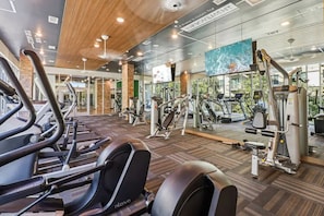 Fitness facility - Landing Chic Studio, Game Room, Gym (Fort Worth)