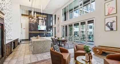 Landing Chic Studio, Game Room, Gym