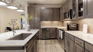 Apartment (2 Bedrooms) | Private kitchen | Fridge, microwave, oven, stovetop