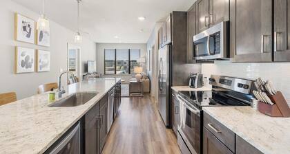 Landing Amazing 1bd, Clubhouse, Courtyard