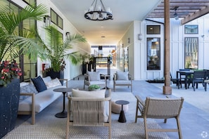 Lounge - Landing Apartments - Southeast Austin (Austin)