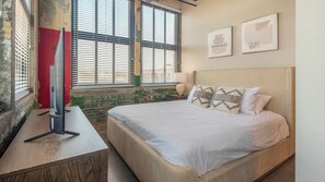 Apartamento (2 Bedrooms) | 2 dormitorios, escritorio, tabla de planchar con plancha y ropa de cama