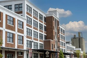 Apartment (1 Bedroom) | Exterior - Landing Apartments Near Harbor Town (Memphis)