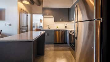 Apartamento (2 Bedrooms) | Cocina privada | Frigorífico