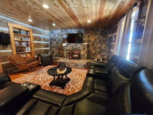 Whispering Pine's Cabin!