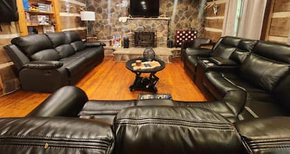 Whispering Pine's Cabin! NO CHECK-OUT LIST