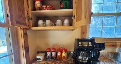Whispering Pine's Cabin! NO CHECK-OUT LIST