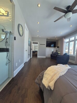 Bügeleisen/Bügelbrett, kostenloses WLAN, Bettwäsche