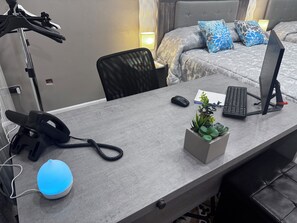 3 bedrooms, desk, iron/ironing board, WiFi