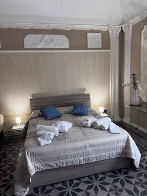 3 slaapkamers, een strijkplank/strijkijzer, wifi, beddengoed