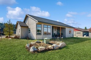Exterior - Modern McCall Retreat | Fire Pit & Extra Parking (McCall)