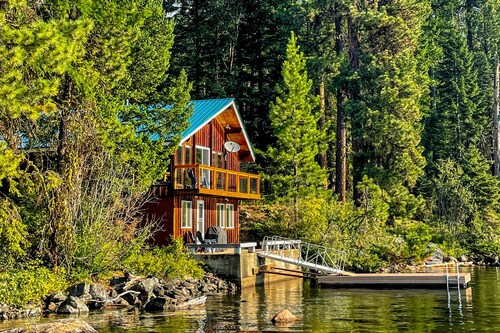 Secluded Lake Home - Dock, Deck & Beach Access