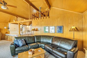 TV, fireplace, stereo, offices