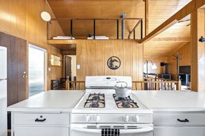 Coffee/tea maker, fridge, microwave, oven - Secluded Lake Home - Dock, Deck & Beach Access (McCall)