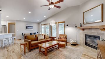 TV, fireplace, offices