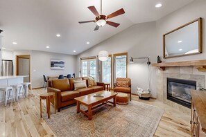 TV, fireplace, offices