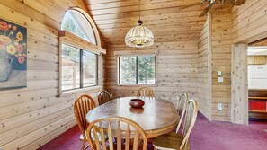 Dining - Adventurous McCall Cabin Near Payette Lake (McCall)