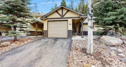 Central McCall Condo | Back Yard & Patio