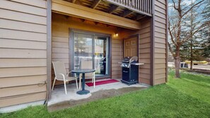 Outdoor dining - McCall Townhome Pool & Walk To Lake (McCall)